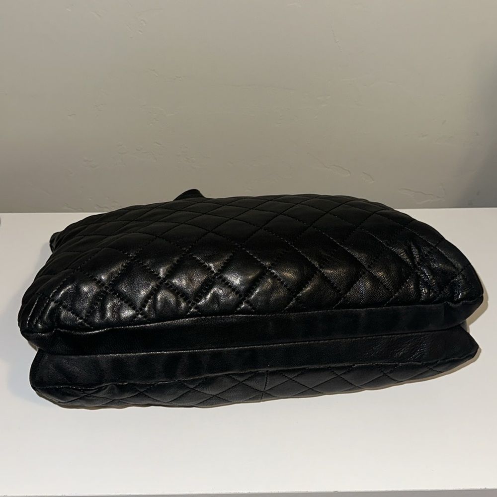 EUC Dkny Quilted Lambskin Leather Tote Purse GUC - Picture 4 of 8